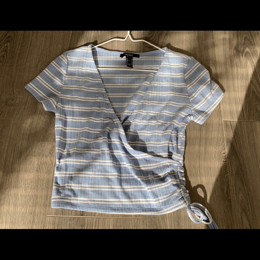 Forever 21 wrap top 💛